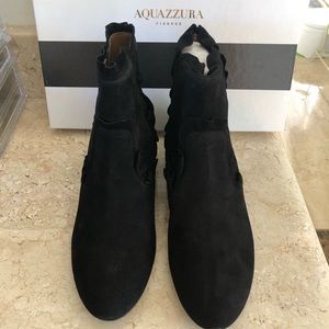 Aquazurra suede booties. NWT.